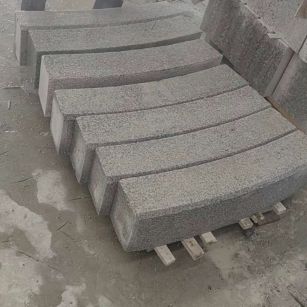 蚌埠芝麻白弧形路牙石