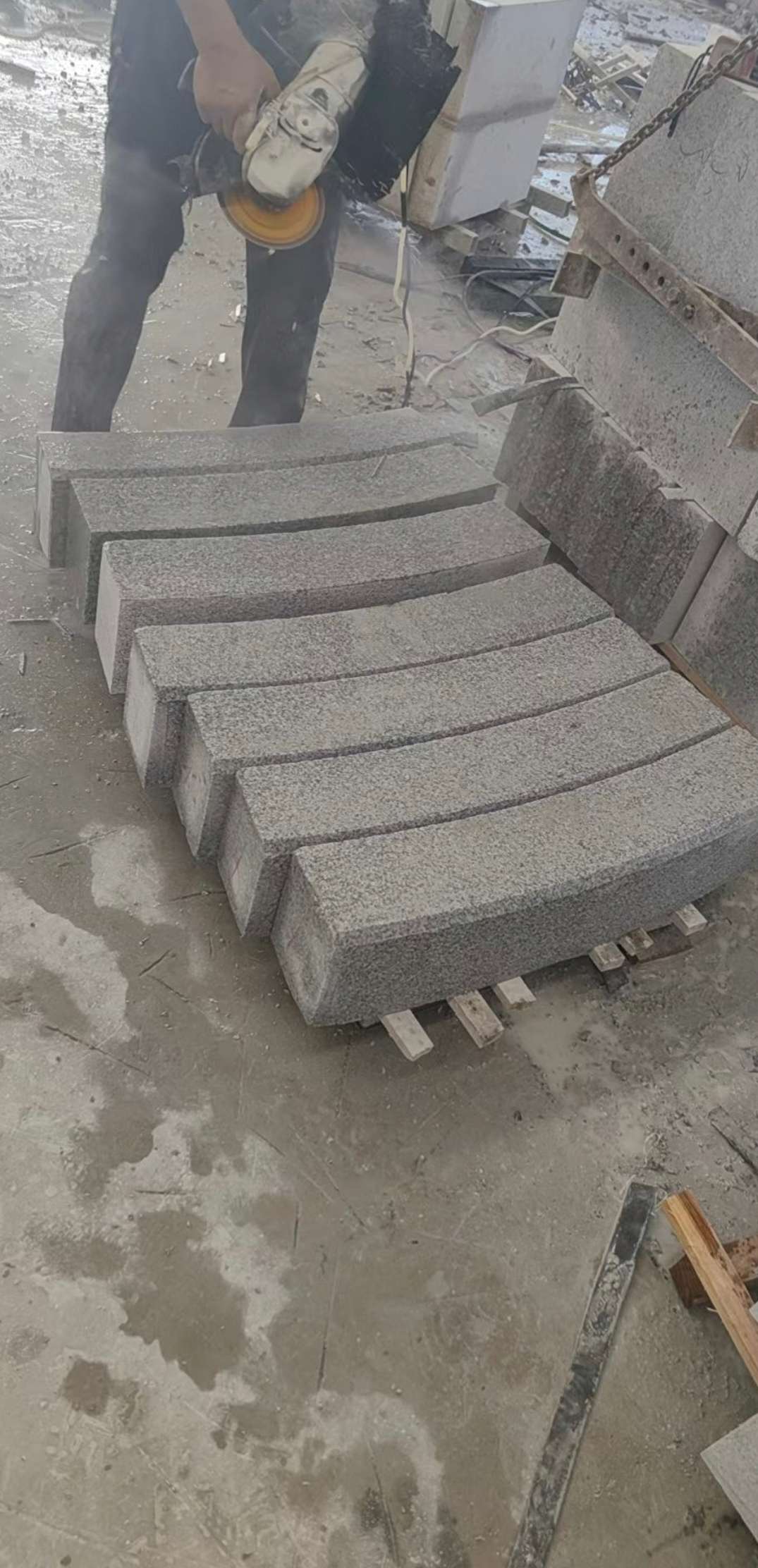 蚌埠芝麻白弧形路牙石