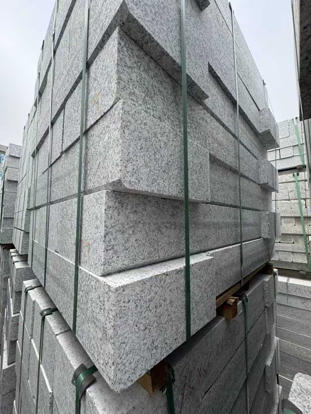 蚌埠芝麻白路牙石 马路牙子